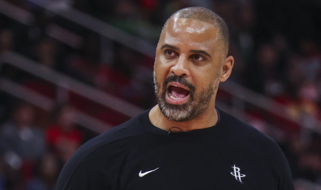 世界杯官方app-乌度卡谈获胜：三节末四节初的5-6分钟定胜势 期间我们打得很努力